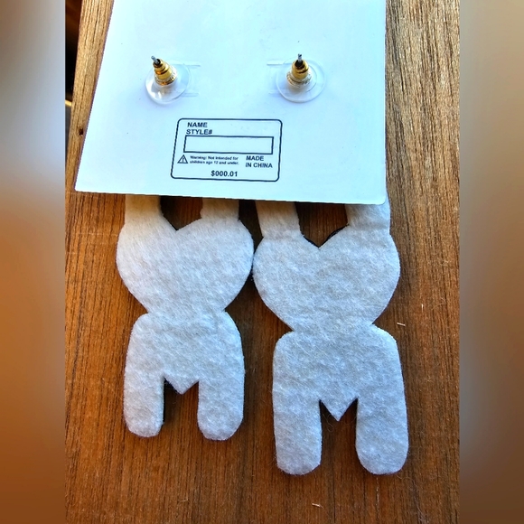 NEW Palmetto Moon Cowprint MOM Beaded Earrings with Hearts and Gems. Felt back - Picture 4 of 5